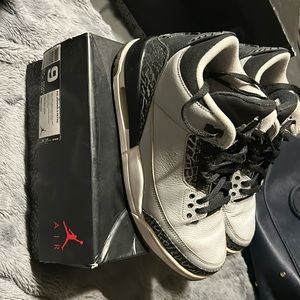 Men’s Jordan retro basketball shoes